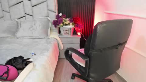 Dani Phonenix online show from 02/25/26, 11:20