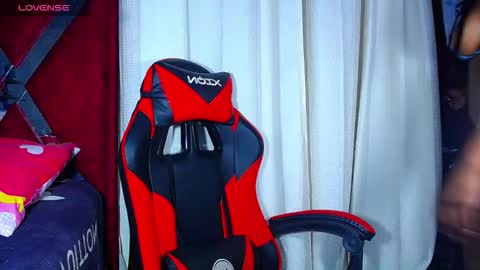 danisabrownn online show from 10/27/25, 07:18