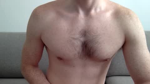 Snapshot of danishguysdicks chatting on 02/14/25, 10:38 Buzzy online show from 02/14/25, 10:38