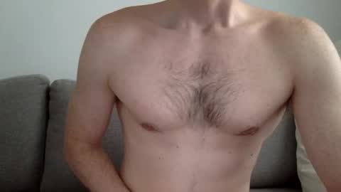 Snapshot of danishguysdicks chatting on 02/21/25, 10:39 Buzzy online show from 02/21/25, 10:39