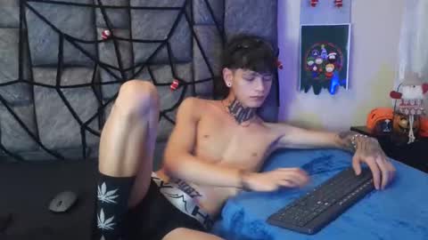 Snapshot of dann_brown chatting on 12/07/24, 03:14 Dann Brown online show from 12/07/24, 03:14