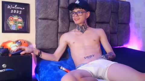 Snapshot of dann_brown chatting on 01/22/25, 02:59 Dann Brown online show from 01/22/25, 02:59