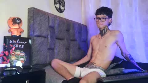 Snapshot of dann_brown chatting on 02/19/25, 06:10 Dann Brown online show from 02/19/25, 06:10