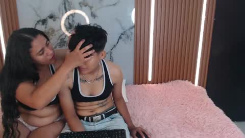 Danniela y Victoria online show from 04/15/26, 08:42