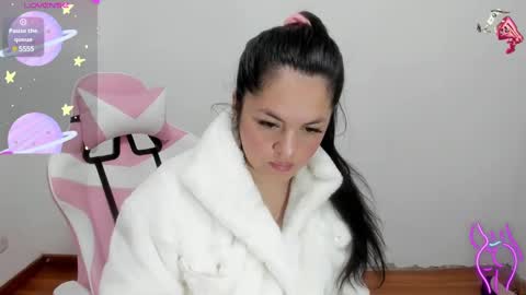 Snapshot of danna_1111 chatting on 01/21/25, 12:07 danna online show from 01/21/25, 12:07