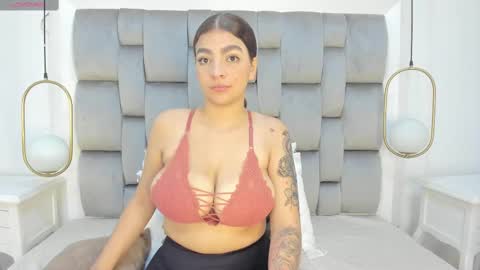 Danna online show from 02/21/25, 11:44