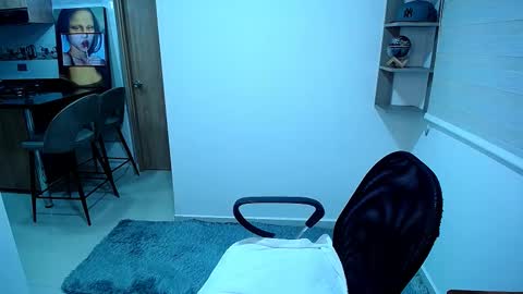 Snapshot of danna__ross chatting on 09/26/25, 12:25 Danna Ross online show from 09/26/25, 12:25