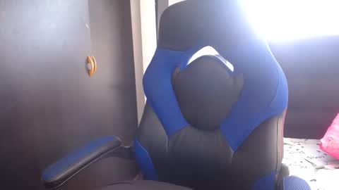 danna martinez33 online show from 04/23/26, 04:09