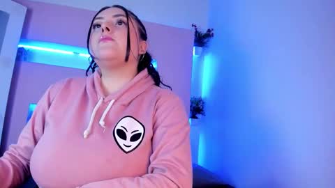 Snapshot of danna_pink__ chatting on 10/31/25, 11:00 DANNA PINK online show from 10/31/25, 11:00