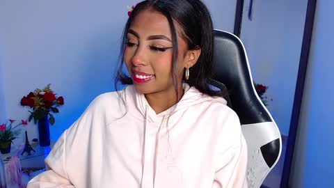 Snapshot of danna_schmidt23 chatting on 01/24/25, 07:41 Danna online show from 01/24/25, 07:41