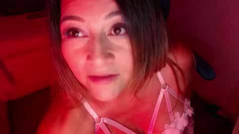 Snapshot of danna_wester chatting on 10/11/25, 06:50 D a n n a w e s t e r online show from 10/11/25, 06:50