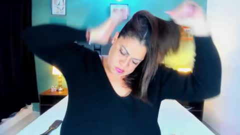 Hilary online show from 11/17/25, 12:49