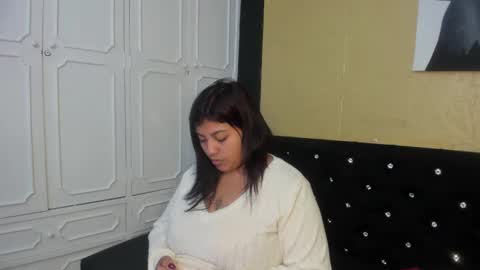 Danna Garza online show from 02/11/25, 04:44