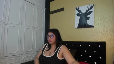 Danna Garza online show from 02/18/25, 04:15