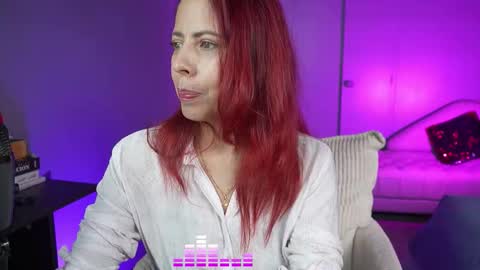 Snapshot of dannanoir chatting on 10/15/25, 09:59 Danna online show from 10/15/25, 09:59