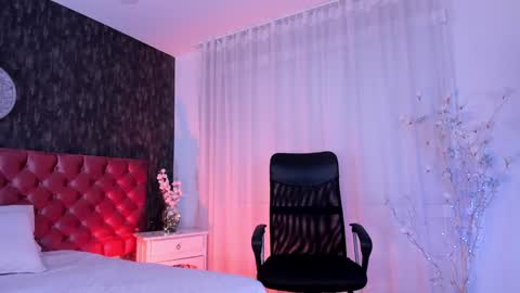 Danna online show from 01/14/25, 02:43