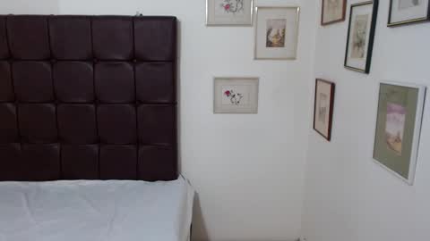 Danna online show from 02/11/25, 05:40