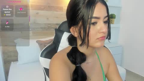 Snapshot of danne_bratz_ chatting on 11/05/25, 07:25 D A N N A online show from 11/05/25, 07:25