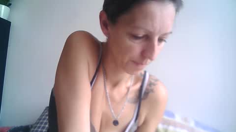 dannica1 online show from 10/16/25, 07:20