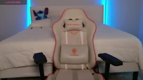 Snapshot of dannihunt chatting on 02/13/26, 12:06 Daniela online show from 02/13/26, 12:06