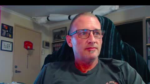 Snapshot of dannozdirekt chatting on 05/11/26, 05:43 dannozdirekt online show from 05/11/26, 05:43