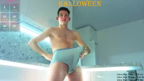 danny__magic online show from 10/29/25, 01:57