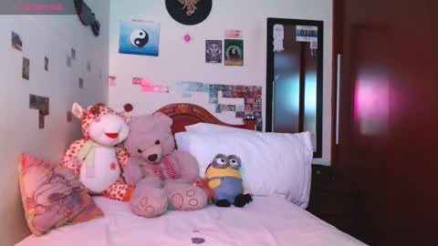 Snapshot of danny__phantom chatting on 12/14/24, 09:45 phantom555 online show from 12/14/24, 09:45