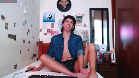 Snapshot of danny__phantom chatting on 09/16/25, 02:29 phantom555 online show from 09/16/25, 02:29