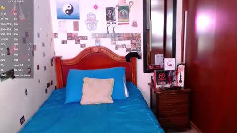 Snapshot of danny__phantom chatting on 10/02/25, 06:15 phantom555 online show from 10/02/25, 06:15