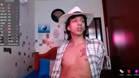 Snapshot of danny__phantom chatting on 10/13/25, 07:03 phantom555 online show from 10/13/25, 07:03