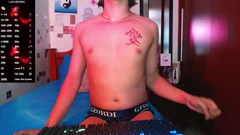 Snapshot of danny__phantom chatting on 11/26/25, 05:25 phantom555 online show from 11/26/25, 05:25