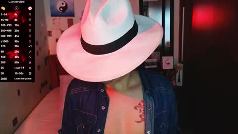 Snapshot of danny__phantom chatting on 12/15/25, 08:35 phantom555 online show from 12/15/25, 08:35