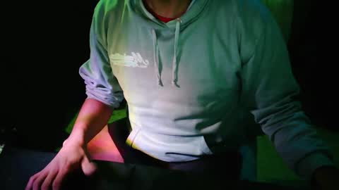 Snapshot of dannyelgrande chatting on 11/14/25, 03:05 Bigman online show from 11/14/25, 03:05