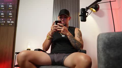 Snapshot of dante_gold chatting on 10/23/25, 02:22 SEBAS online show from 10/23/25, 02:22