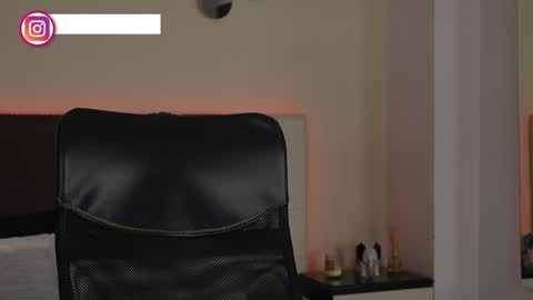 Snapshot of danteestone chatting on 10/16/25, 08:43 Dante online show from 10/16/25, 08:43