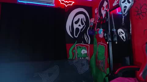 Snapshot of dantehellsingx chatting on 12/04/25, 12:53 dantehellsingx online show from 12/04/25, 12:53