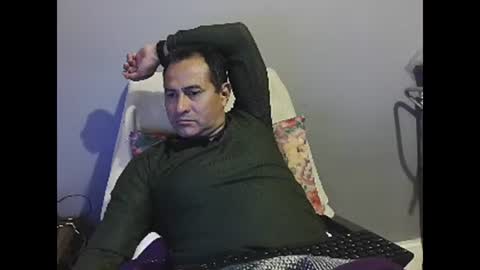 dantehot82 online show from 01/12/25, 07:32