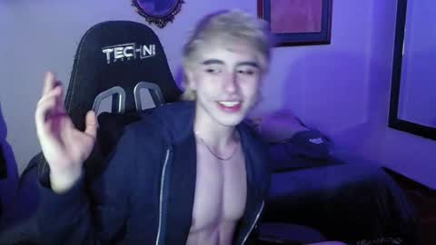 Snapshot of danteobscuro chatting on 11/18/25, 11:15 danteobscuro online show from 11/18/25, 11:15