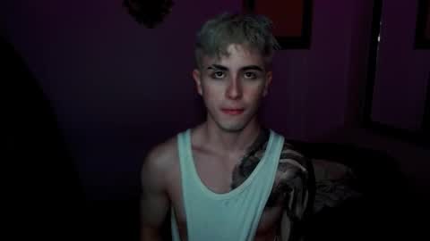 Snapshot of danteobscuro chatting on 11/21/25, 02:32 danteobscuro online show from 11/21/25, 02:32