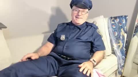 Mark online show from 11/01/25, 06:15