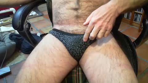 Snapshot of dantravis32 chatting on 11/18/25, 06:23 DanTravis online show from 11/18/25, 06:23