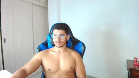 Snapshot of dantraxx chatting on 09/24/25, 04:21 Dantraxx online show from 09/24/25, 04:21