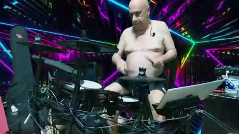 Snapshot of dany_drums chatting on 06/13/26, 08:12 Dany Drums online show from 06/13/26, 08:12