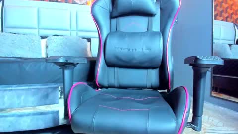 Dany online show from 02/16/25, 12:30