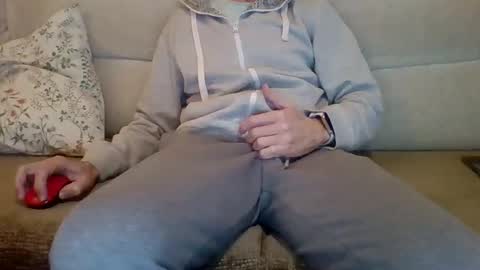 Snapshot of danydotado chatting on 12/18/24, 04:06 danydotado online show from 12/18/24, 04:06