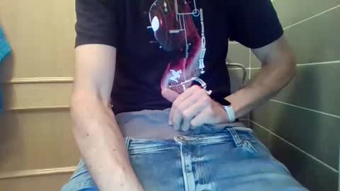 Snapshot of danydotado chatting on 02/13/25, 06:38 danydotado online show from 02/13/25, 06:38