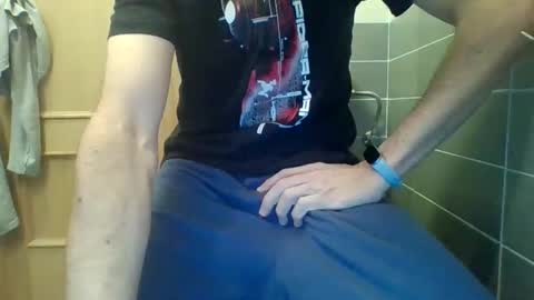 Snapshot of danydotado chatting on 11/28/25, 11:35 danydotado online show from 11/28/25, 11:35