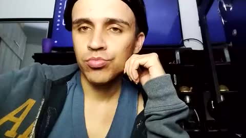 Daniel online show from 10/19/25, 06:58