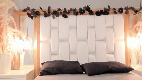 daphne_and_roger online show from 11/29/25, 10:51