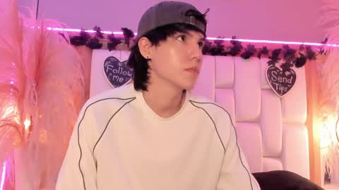 daphne_and_roger online show from 03/30/26, 11:00